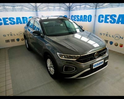 Volkswagen T-Roc 2.0 tdi Life 115cv del 2022 usata a Pont Saint Martin
