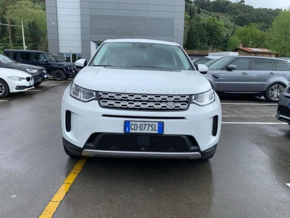 Land Rover Discovery Sport usata a Lucca