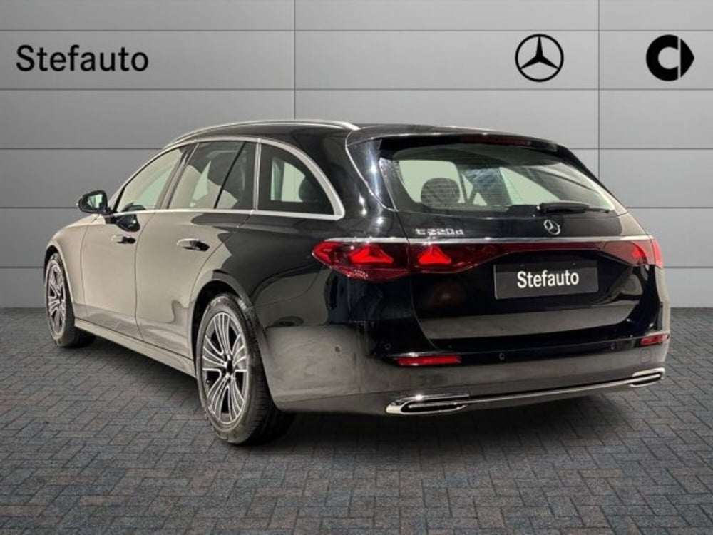 Mercedes-Benz Classe E Station Wagon nuova a Bologna (5)