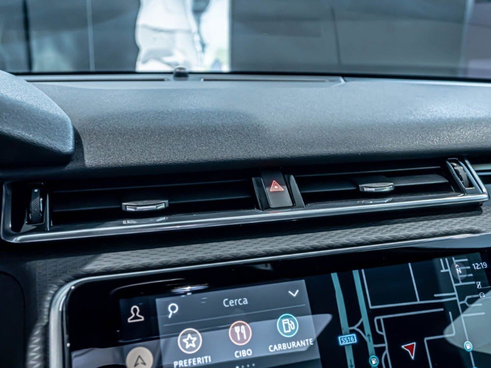 Land Rover Range Rover Velar usata a Macerata (15)