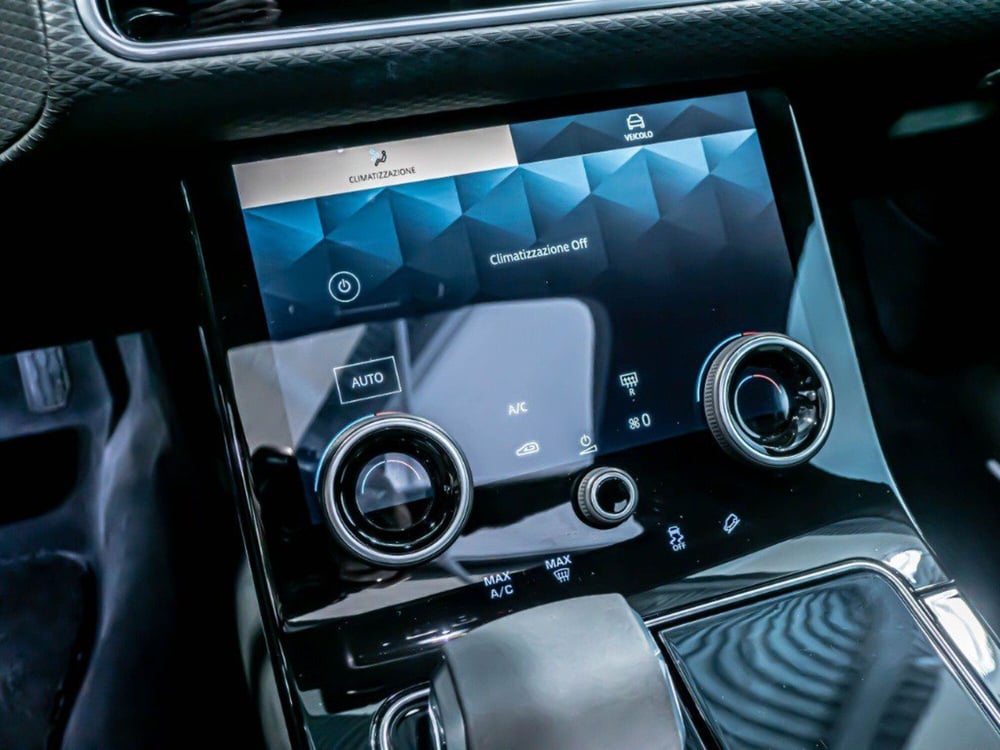 Land Rover Range Rover Velar usata a Macerata (17)