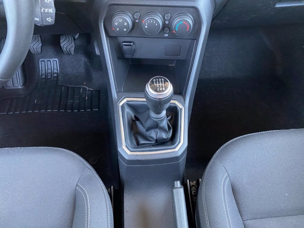 Dacia Jogger usata a Milano (15)