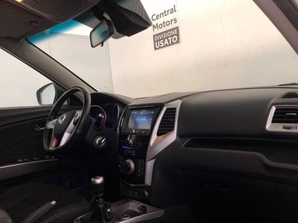 Ssangyong Tivoli usata a Torino (9)