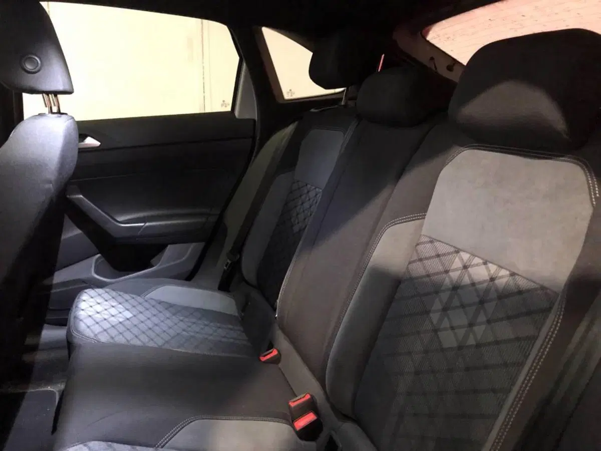 Volkswagen Taigo usata a Torino (10)