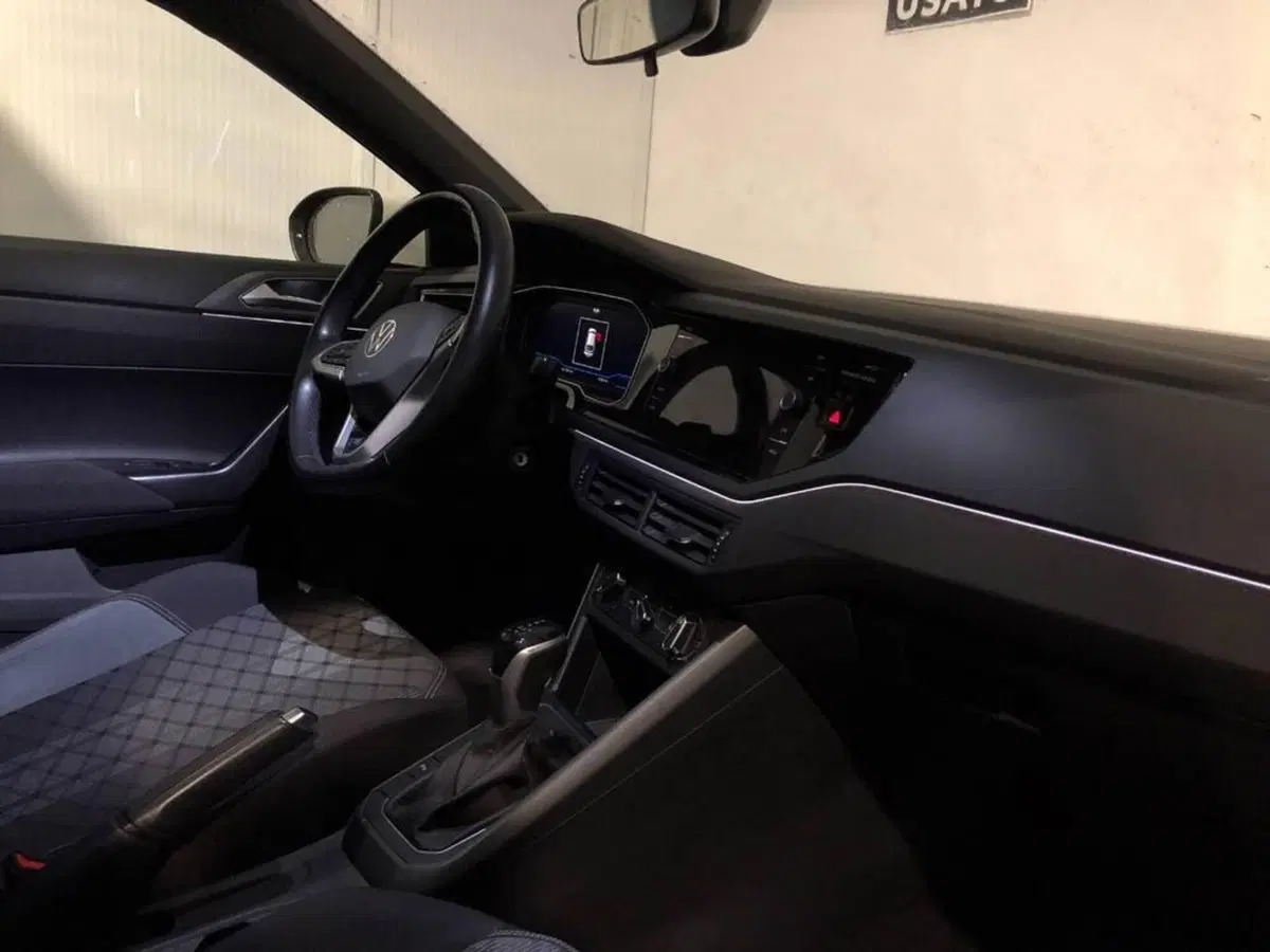 Volkswagen Taigo usata a Torino (6)