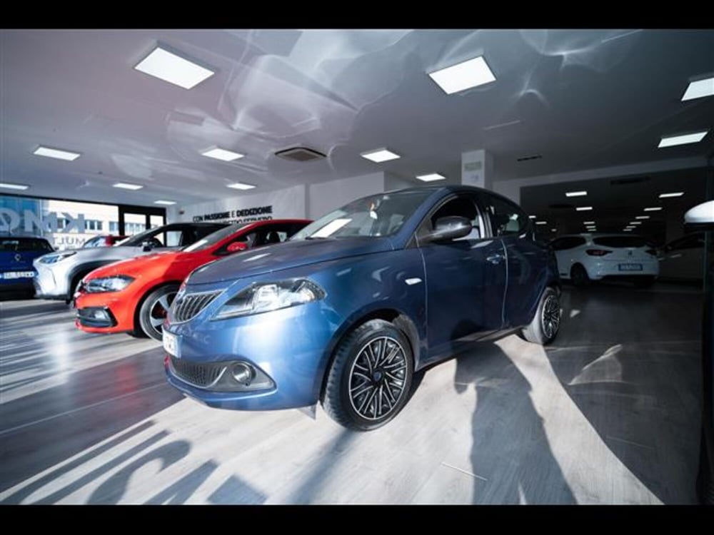 Lancia Ypsilon usata a Torino (10)