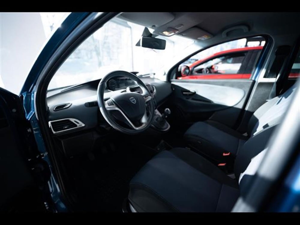 Lancia Ypsilon usata a Torino (15)