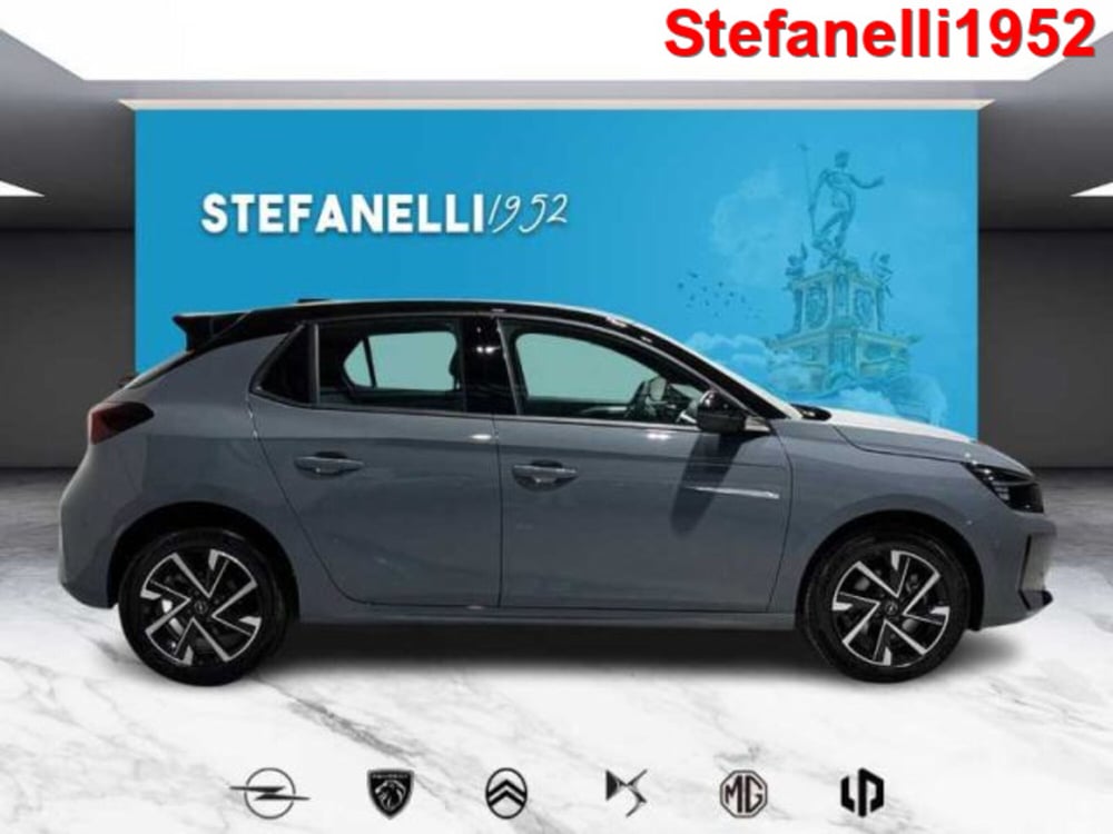 Opel Corsa nuova a Bologna (2)