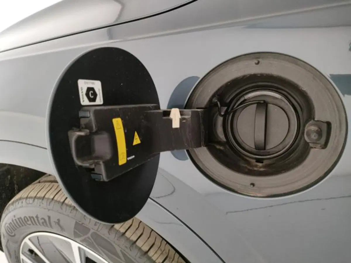 Volvo XC90 nuova a Modena (10)