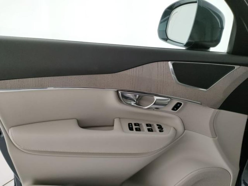Volvo XC90 nuova a Modena (12)