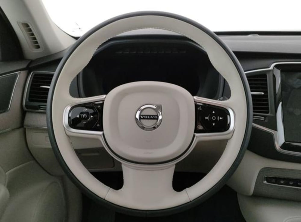 Volvo XC90 nuova a Modena (18)