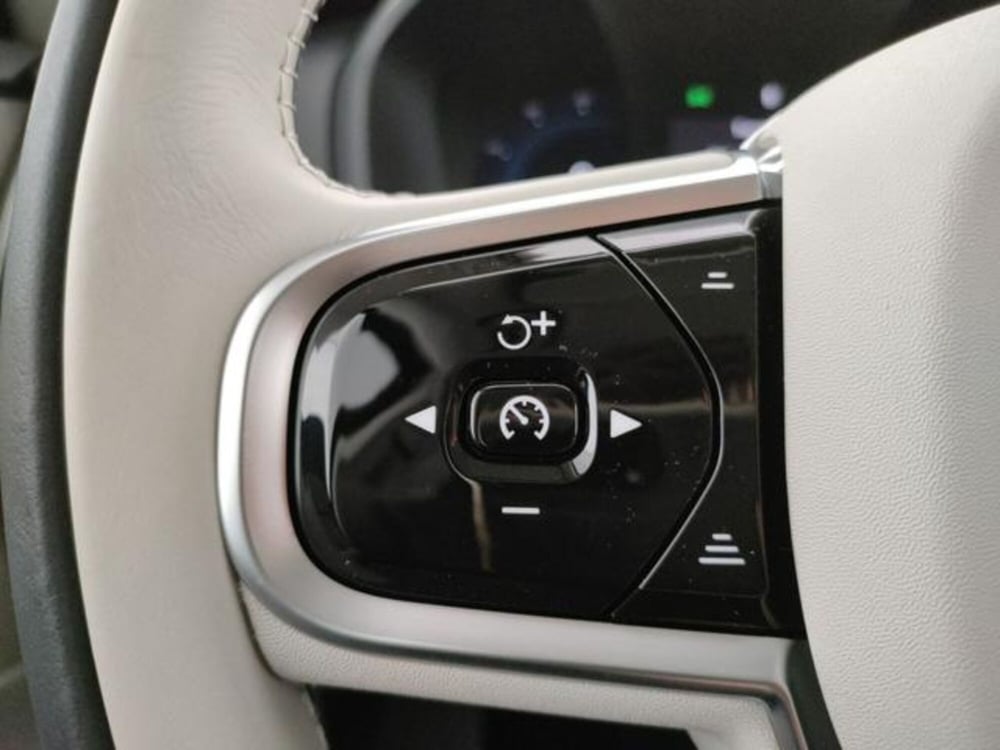 Volvo XC90 nuova a Modena (20)