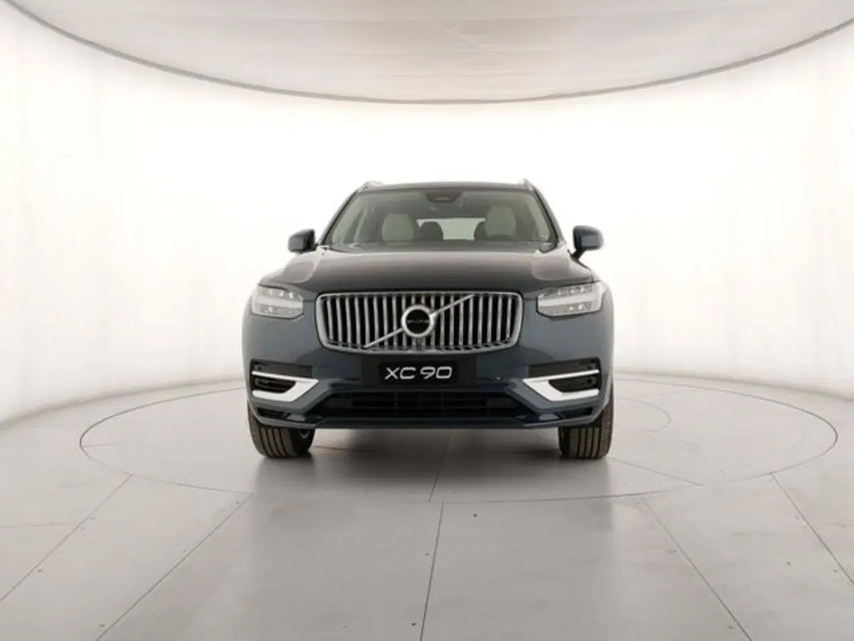Volvo XC90 nuova a Modena (7)