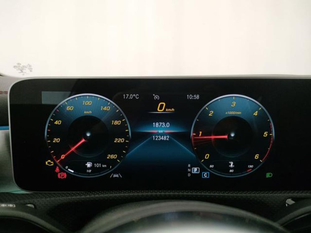 Mercedes-Benz CLA Shooting Brake usata a Modena (16)
