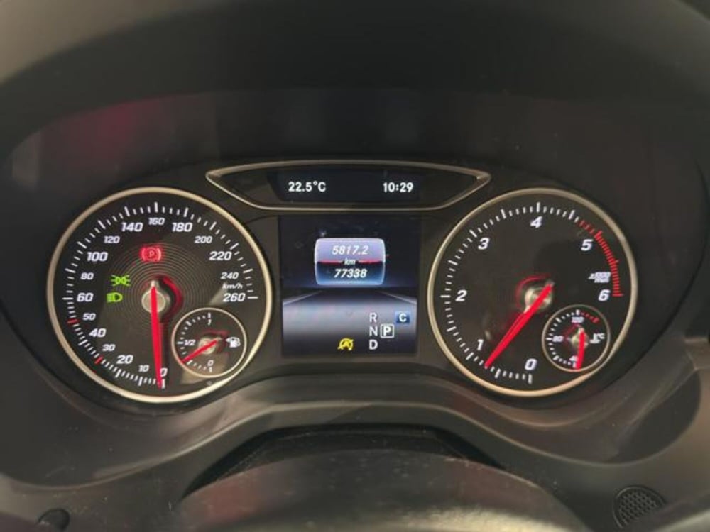 Mercedes-Benz GLA SUV usata a Milano (14)