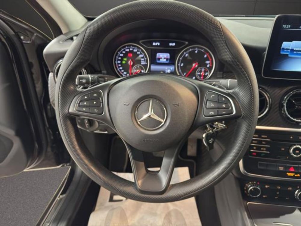Mercedes-Benz GLA SUV usata a Milano (8)