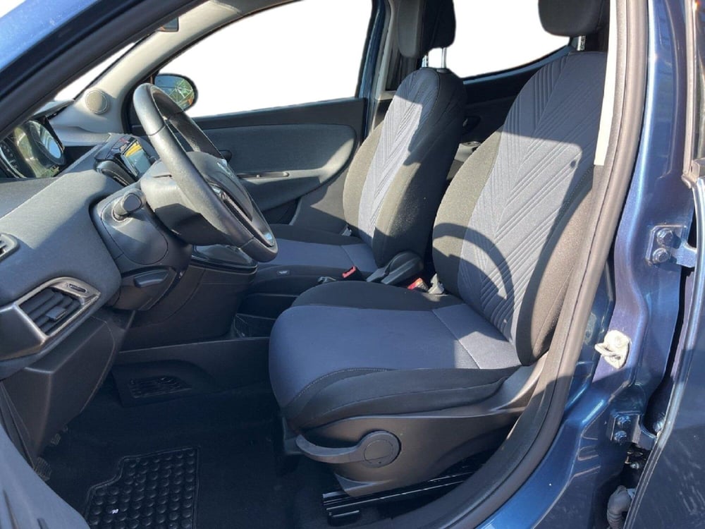 Lancia Ypsilon usata a Torino (10)