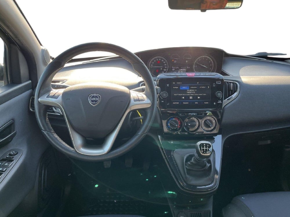 Lancia Ypsilon usata a Torino (11)