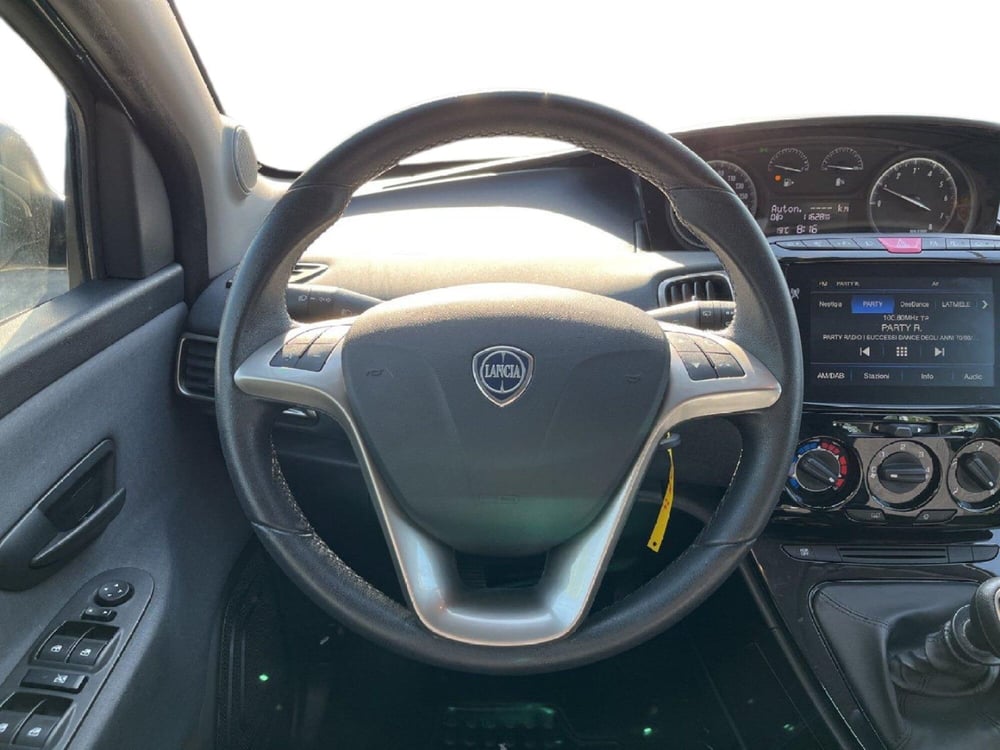 Lancia Ypsilon usata a Torino (12)
