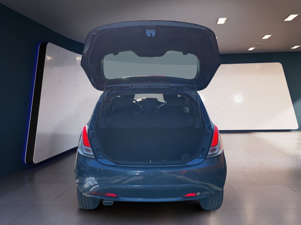 Lancia Ypsilon usata a Torino (7)