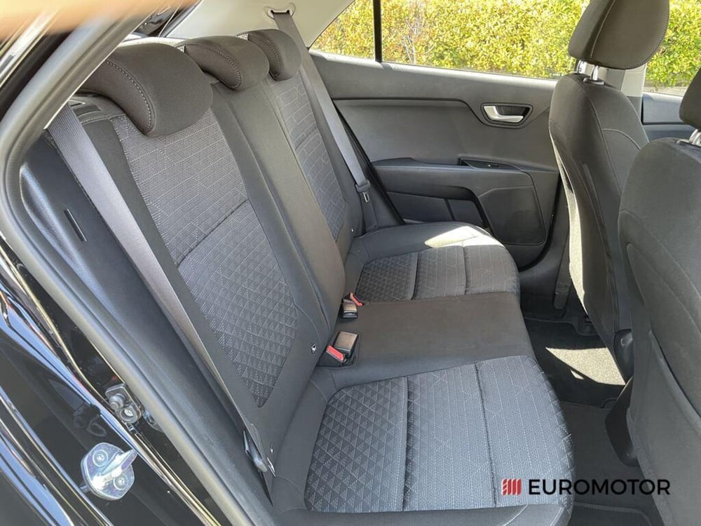 Kia Rio usata a Bari (11)