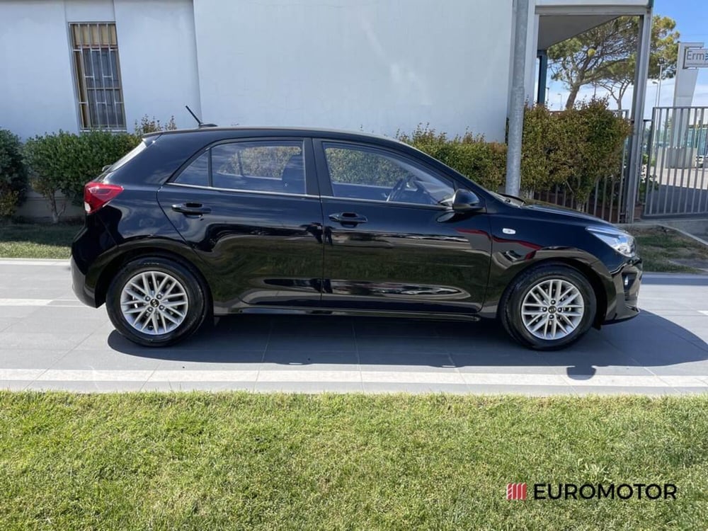 Kia Rio usata a Bari (4)