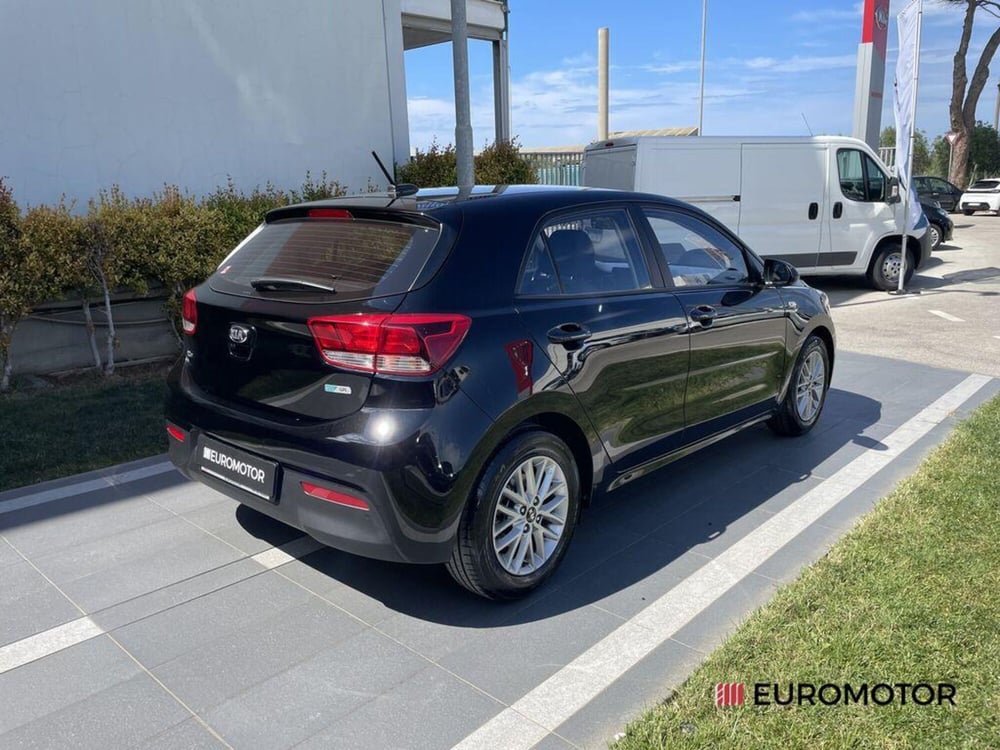 Kia Rio usata a Bari (5)