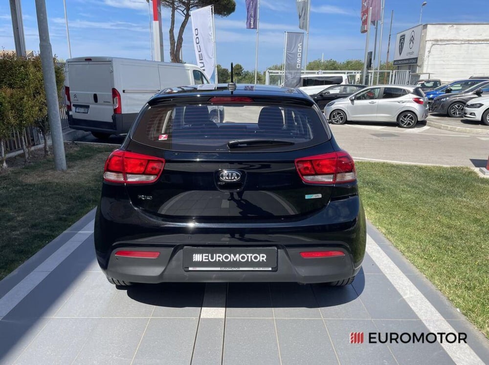 Kia Rio usata a Bari (6)
