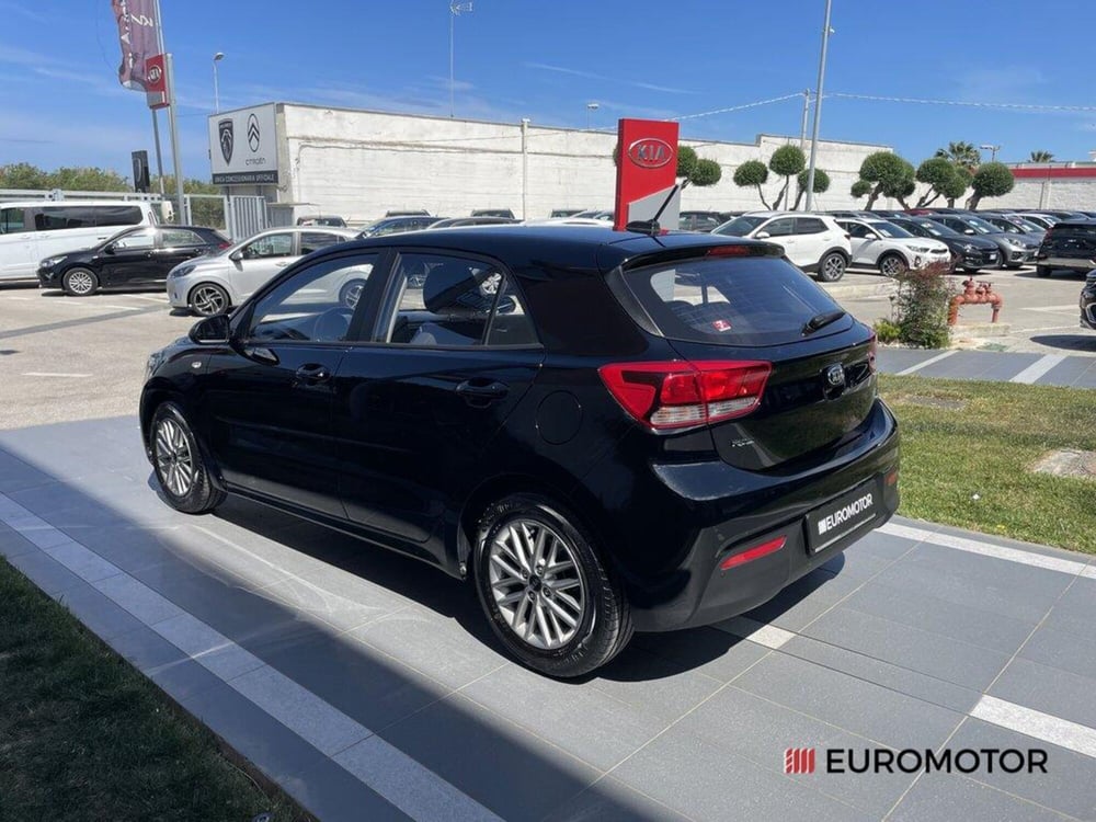 Kia Rio usata a Bari (7)