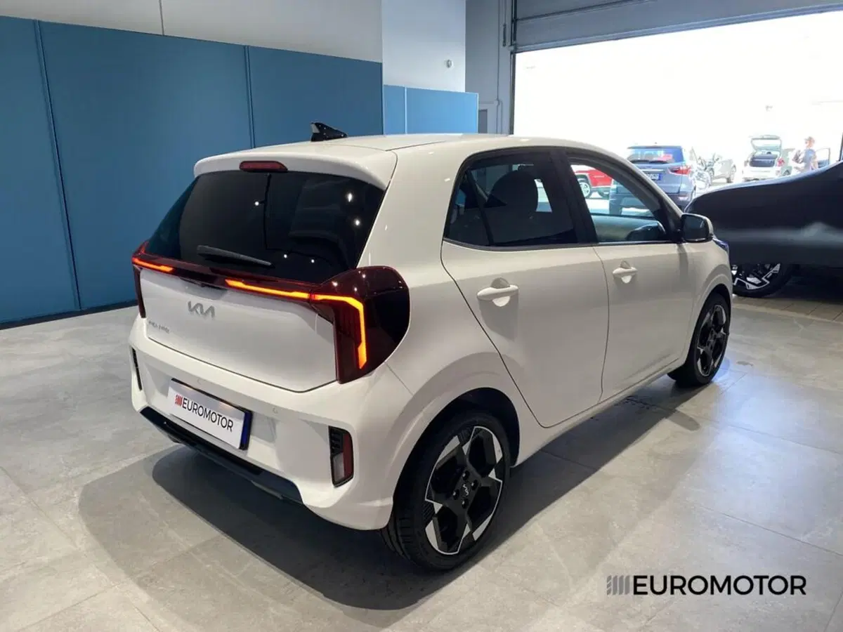 Kia Picanto nuova a Bari (7)