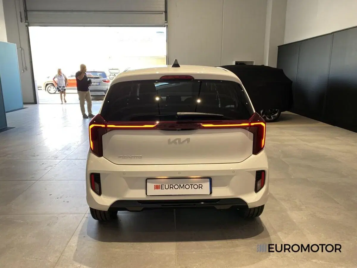 Kia Picanto nuova a Bari (8)