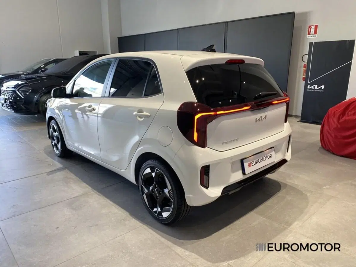 Kia Picanto nuova a Bari (9)