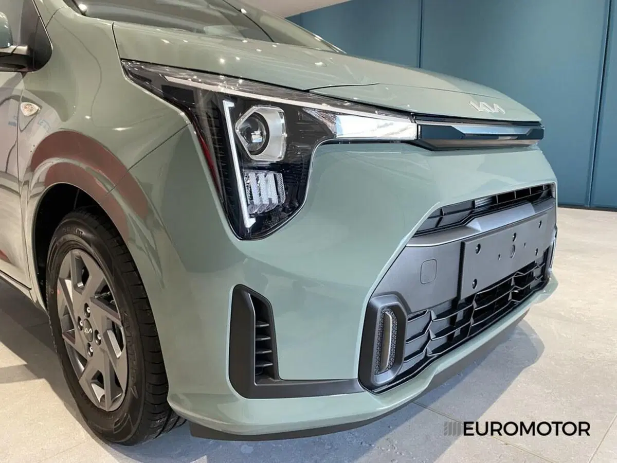 Kia Picanto nuova a Bari (5)