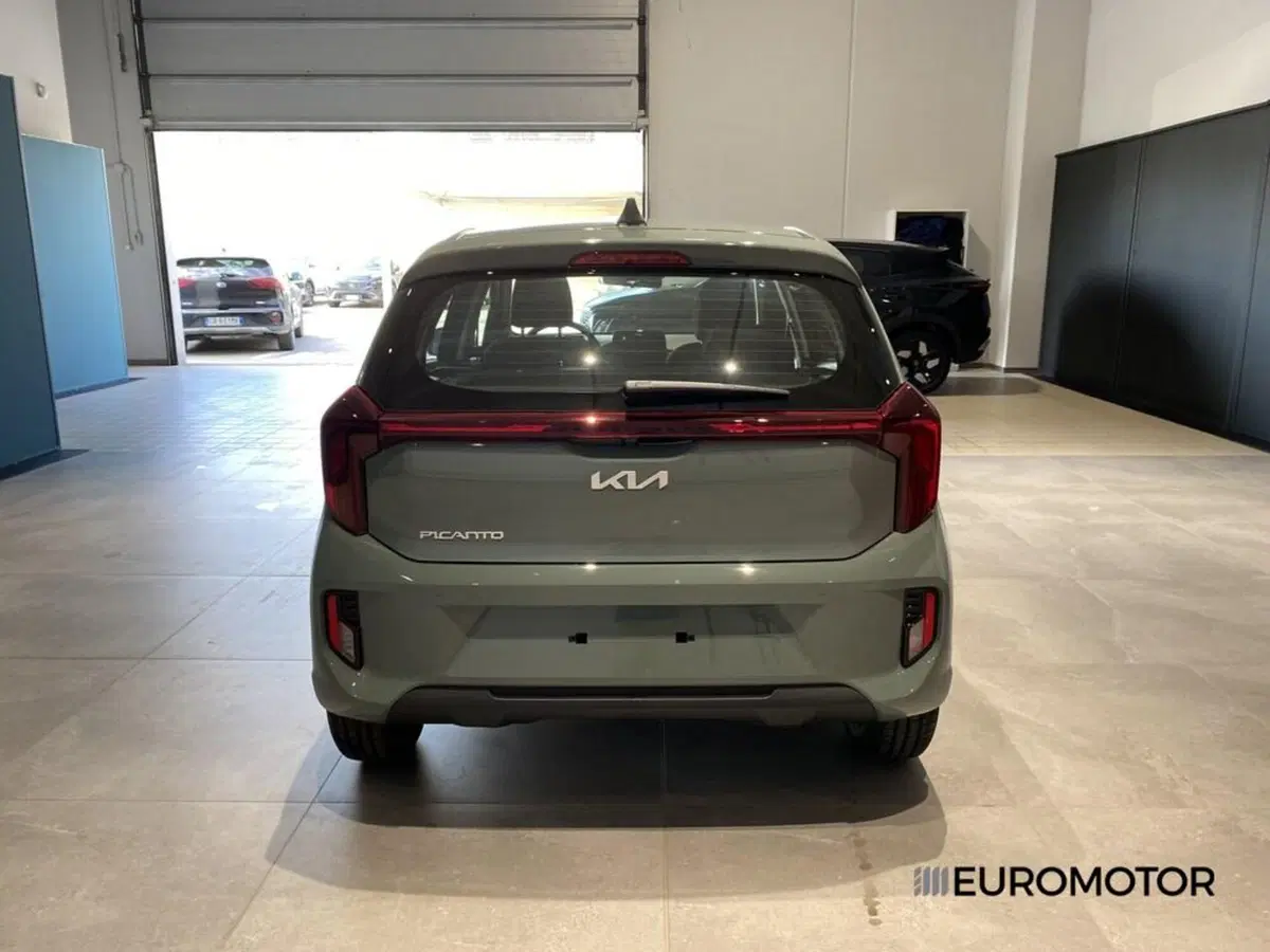Kia Picanto nuova a Bari (8)