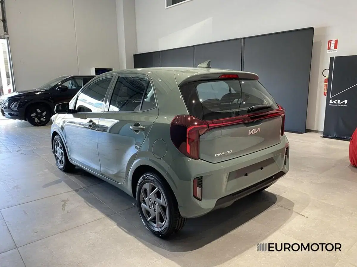 Kia Picanto nuova a Bari (9)
