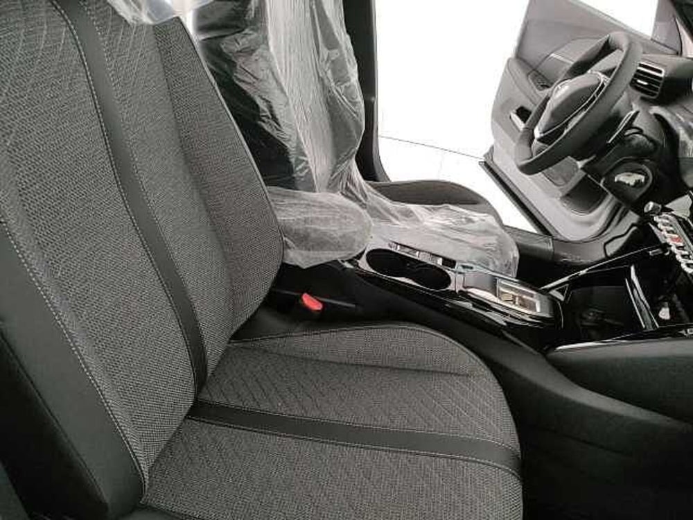 Peugeot 2008 nuova a Caserta (13)