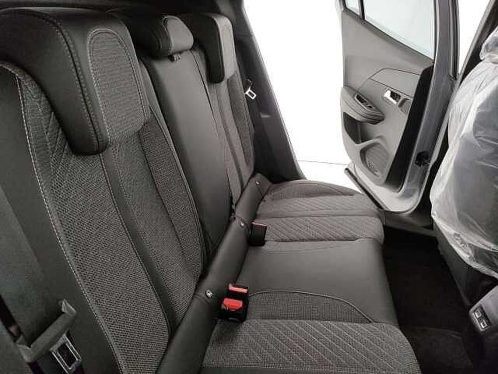 Peugeot 2008 nuova a Caserta (11)
