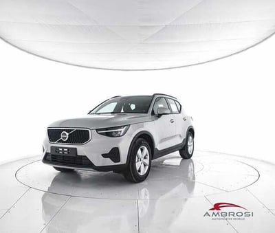 Volvo XC40 B3 automatico Essential nuova a Corciano
