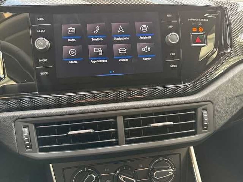 Volkswagen Taigo nuova a Napoli (17)