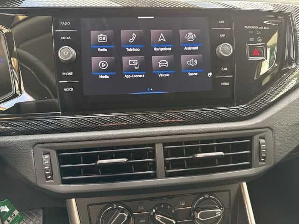 Volkswagen Taigo nuova a Napoli (18)