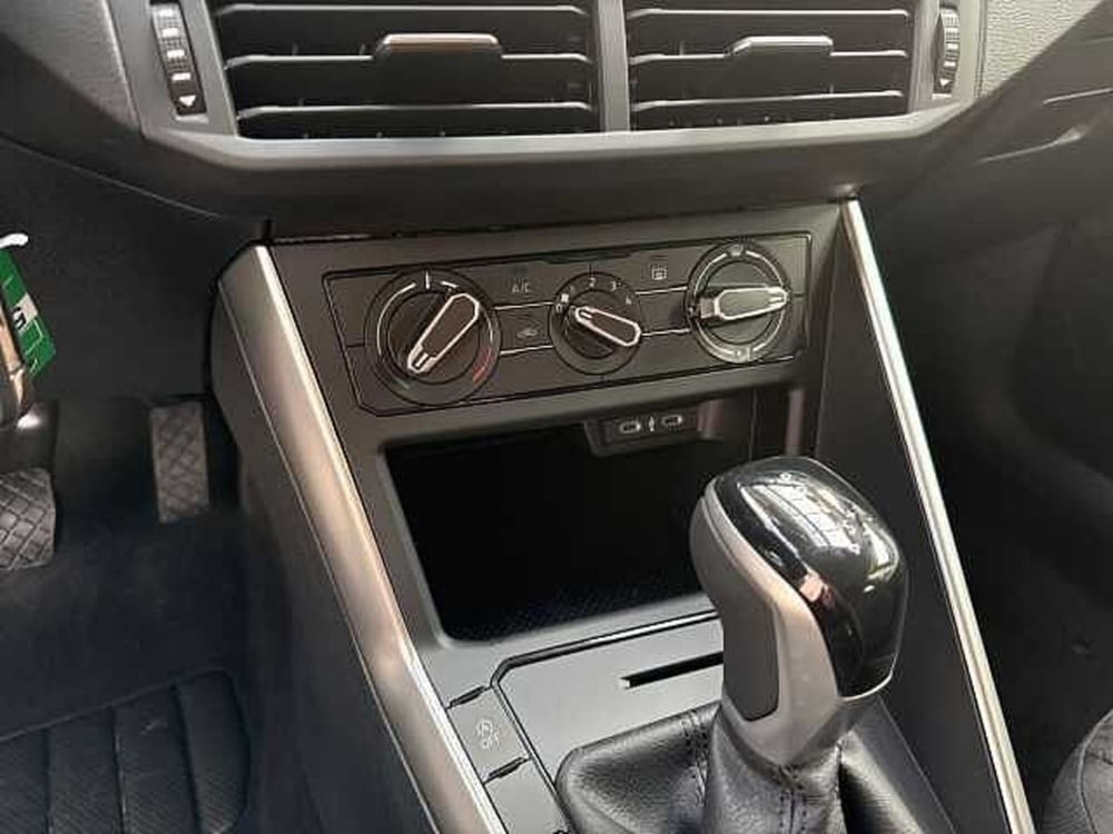 Volkswagen Taigo nuova a Napoli (19)