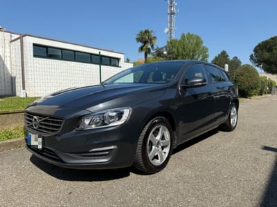 Volvo V60 D2 1.6 Powershift Kinetic del 2015 usata a Imola