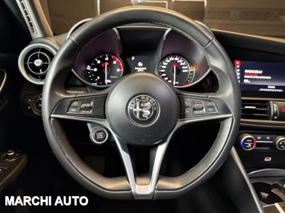 Alfa Romeo Giulia usata a Perugia (15)