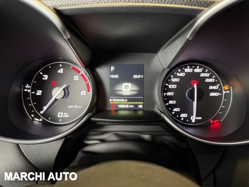 Alfa Romeo Giulia usata a Perugia (17)