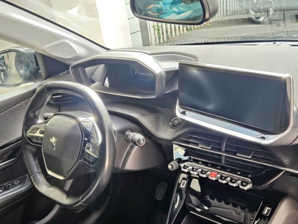 Peugeot 208 usata a Napoli (13)