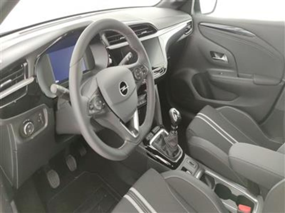 Opel Corsa nuova a Bari (14)
