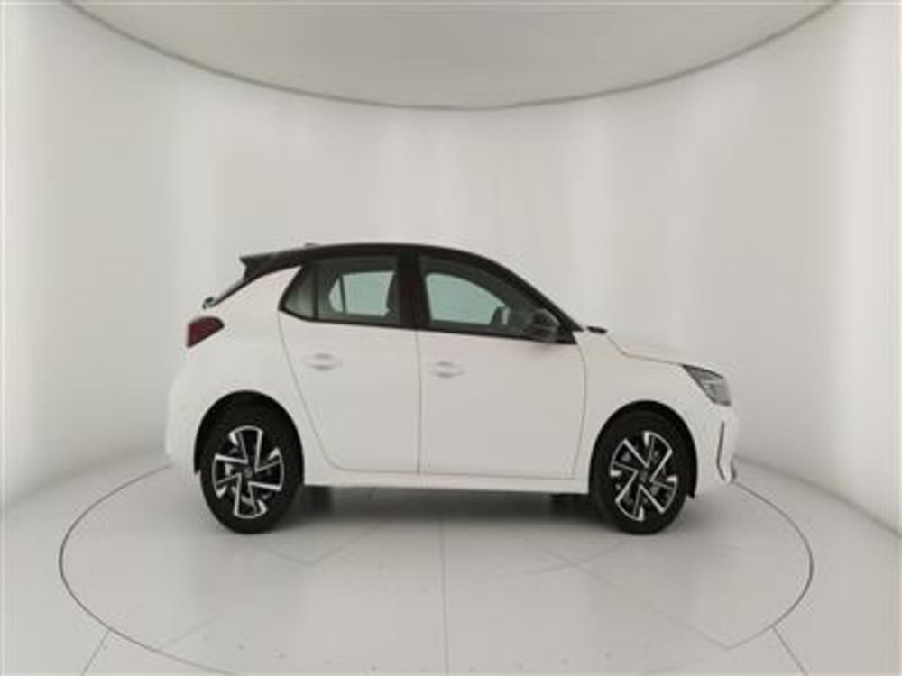 Opel Corsa nuova a Bari (9)
