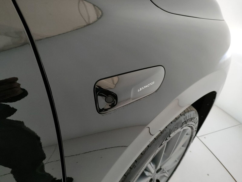 Leapmotor C10 nuova a Caserta (18)