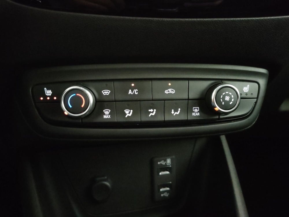 Opel Crossland X usata a Roma (14)