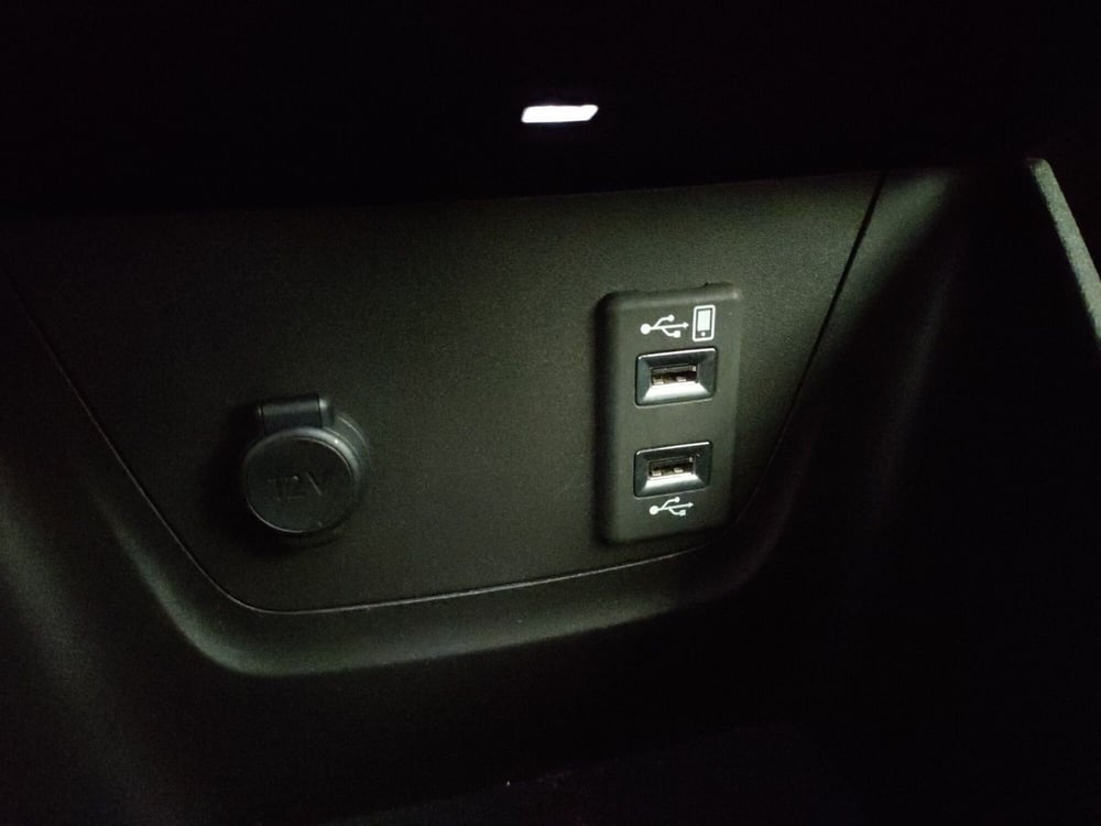 Opel Crossland X usata a Roma (19)